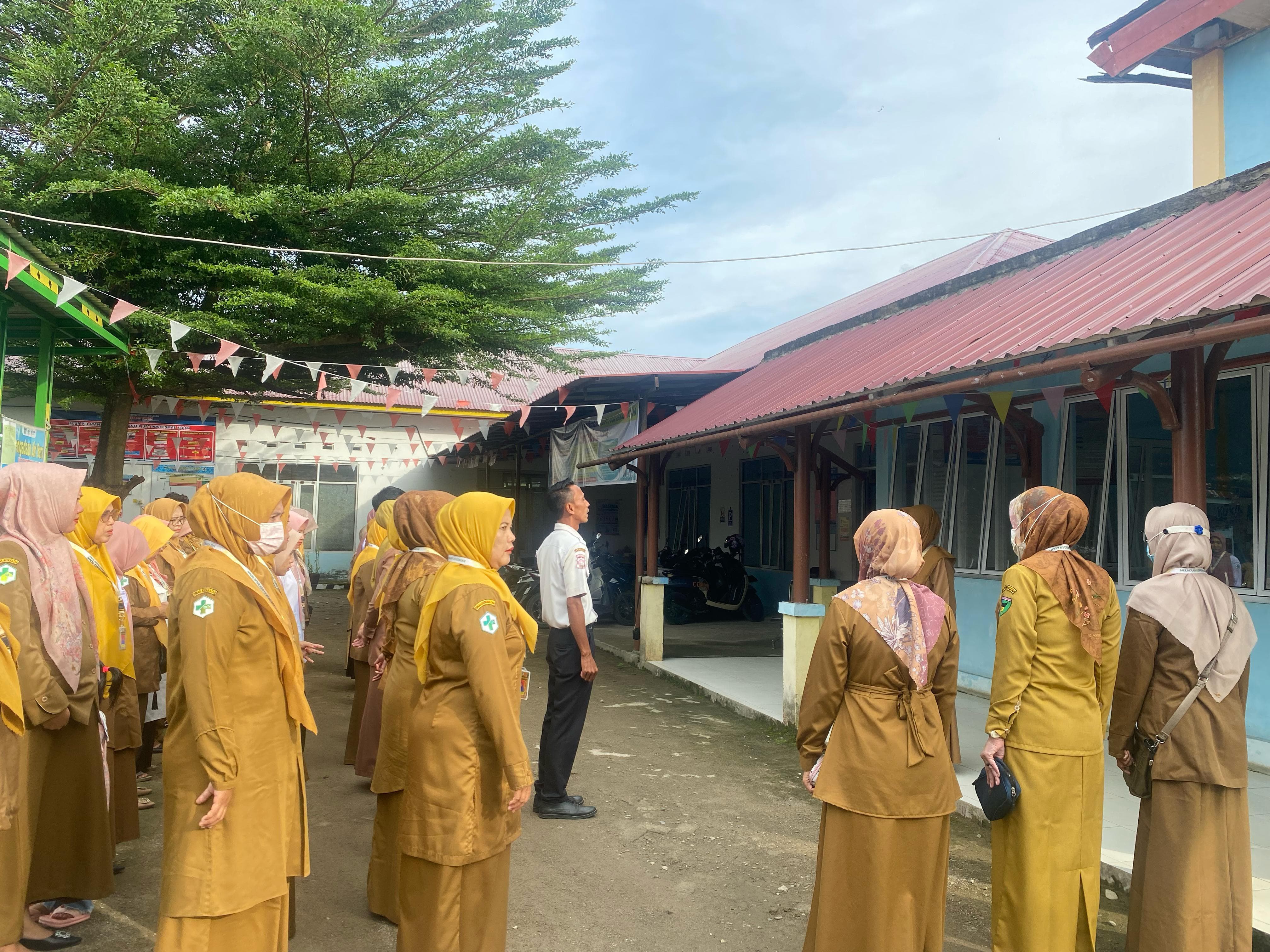 Pelaksanaan Apel Pagi oleh STAF UPT Puskesmas Tapan 
