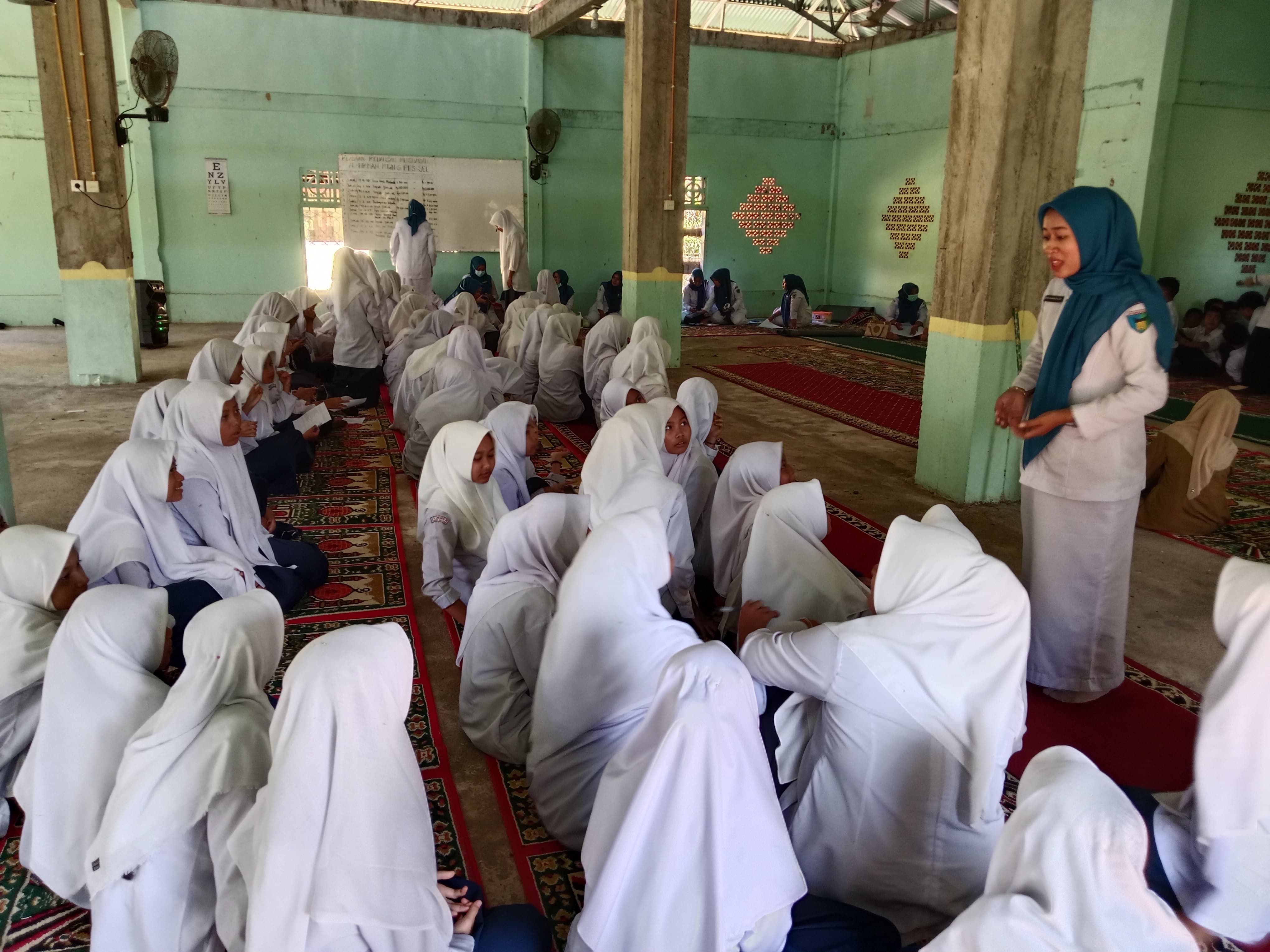 Penyuluhan dan Skrining Anemia di MTSN 6 Pesisir Selatan Wilayah Kerja Puskesmas IV Koto Mudik