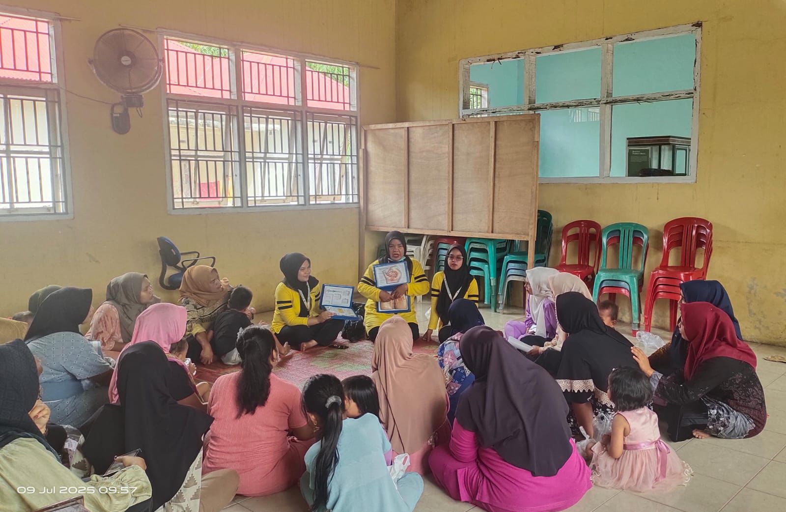 Pelaksanaan Penyuluhan KB di Posyandu Jaso Mande 1 Nagari Tapan