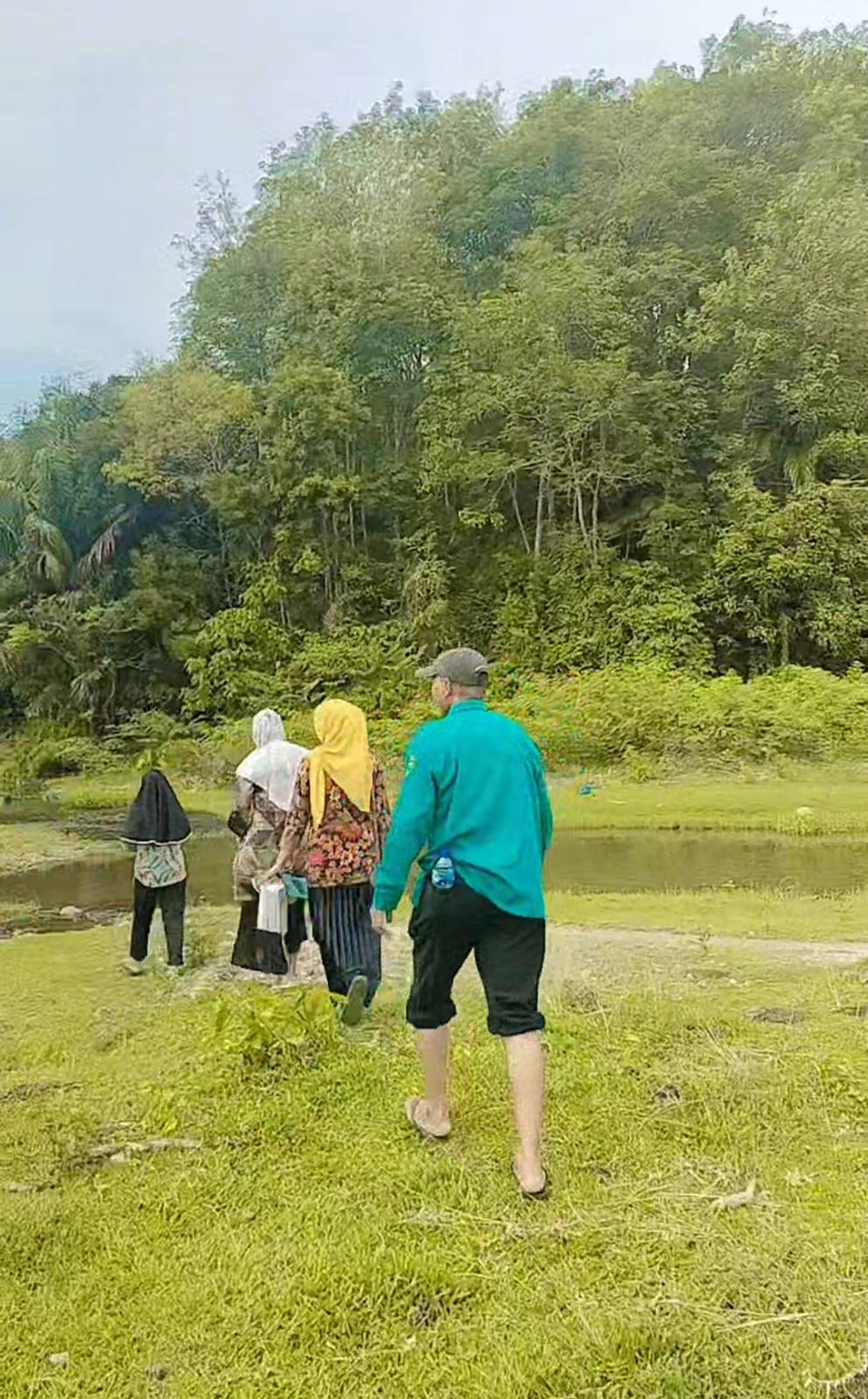 Pelaksanaan Penyelidikan Epidemiologi Pertusis di Kampung Koto Kandis Kenagarian Kambang Timur.