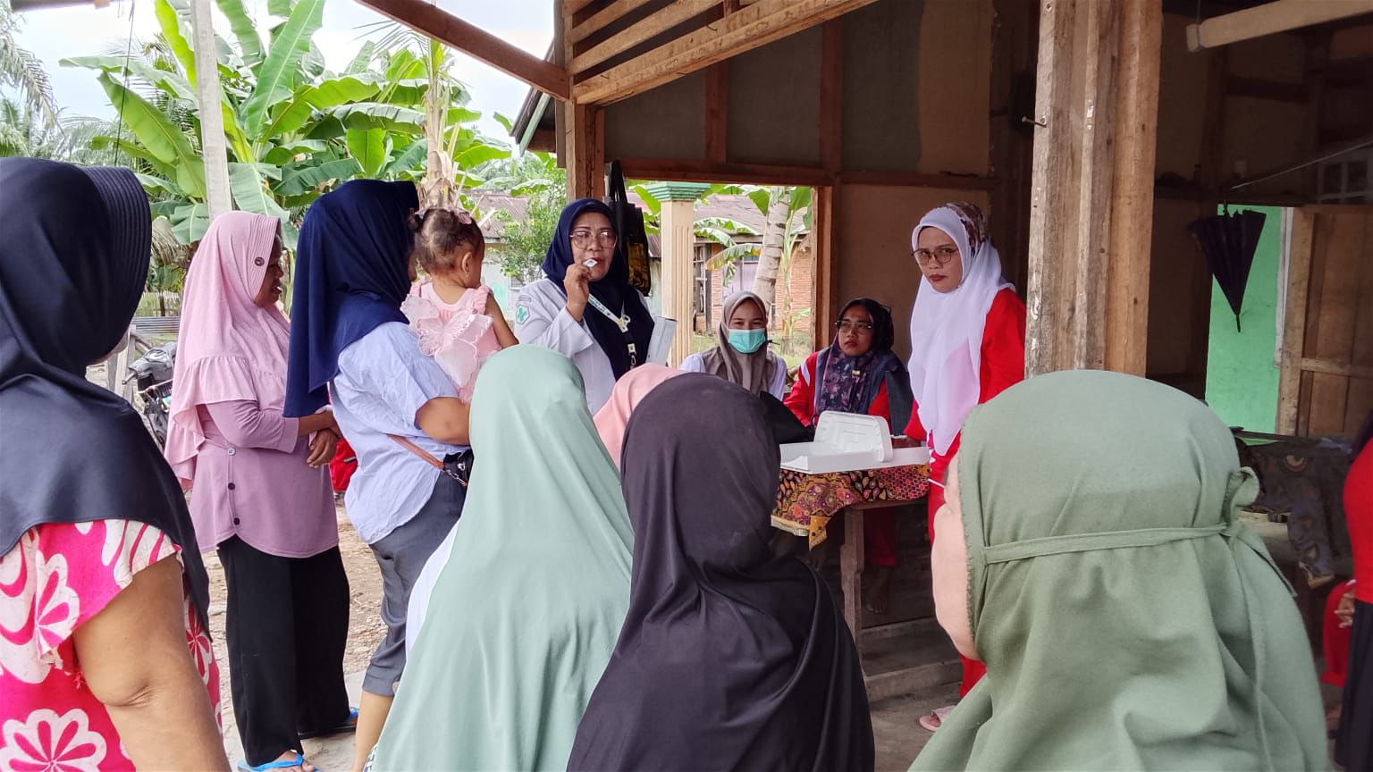 Pemberian Obat Pencegahan Cacing di Posyandu Wilayah Kerja Puskesmas Tapan