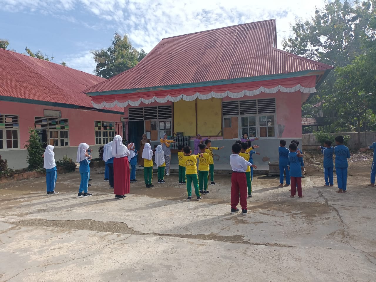 Skrining Tes Kebugaran Jasmani di SDN 20 Koto Baru Wilayah Kerja Puskesmas Koto Berapak