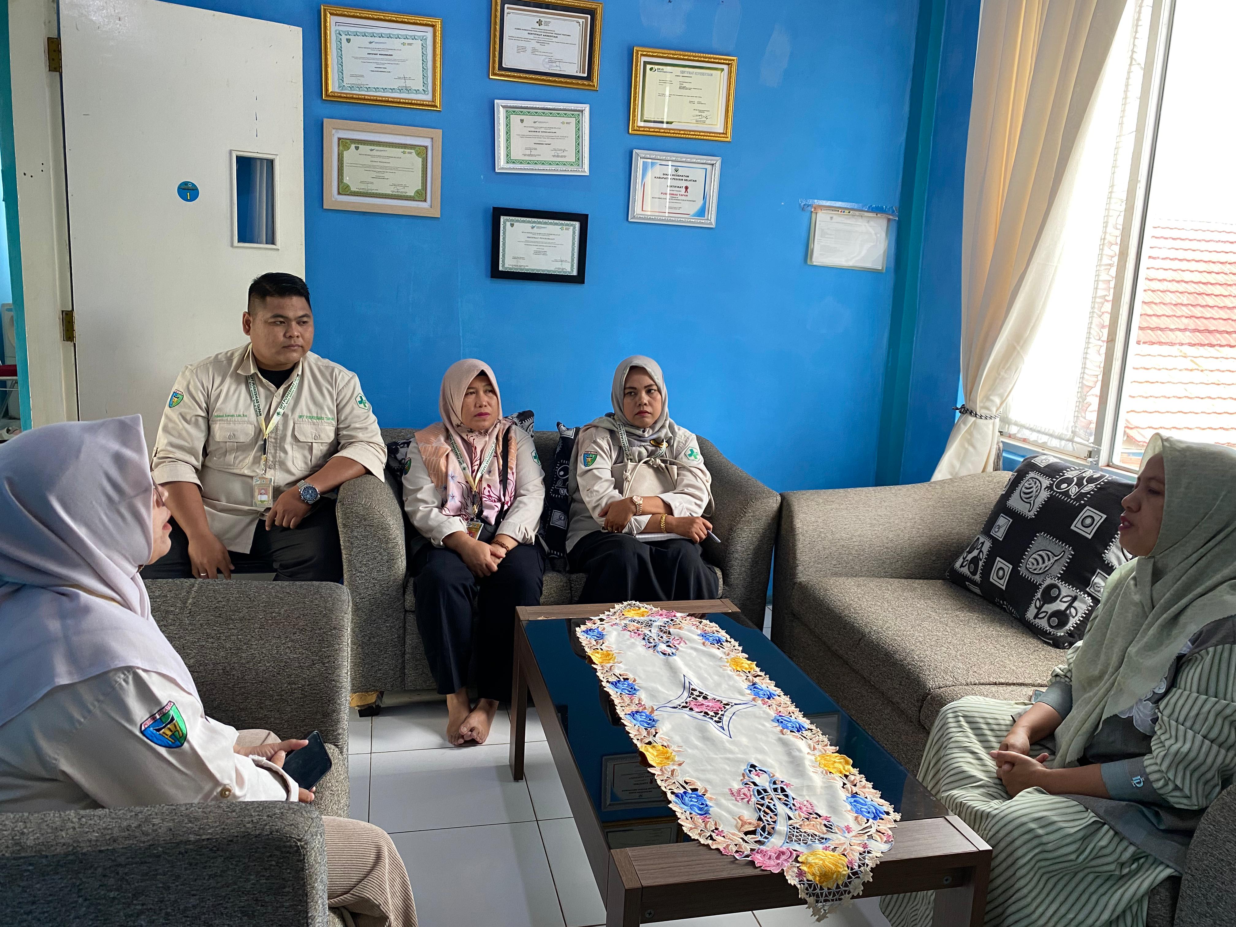 Pertemuan Plt. Kepala  Puskesmas Tapan dengan Kepala Ruang UPT Puskesmas Tapan