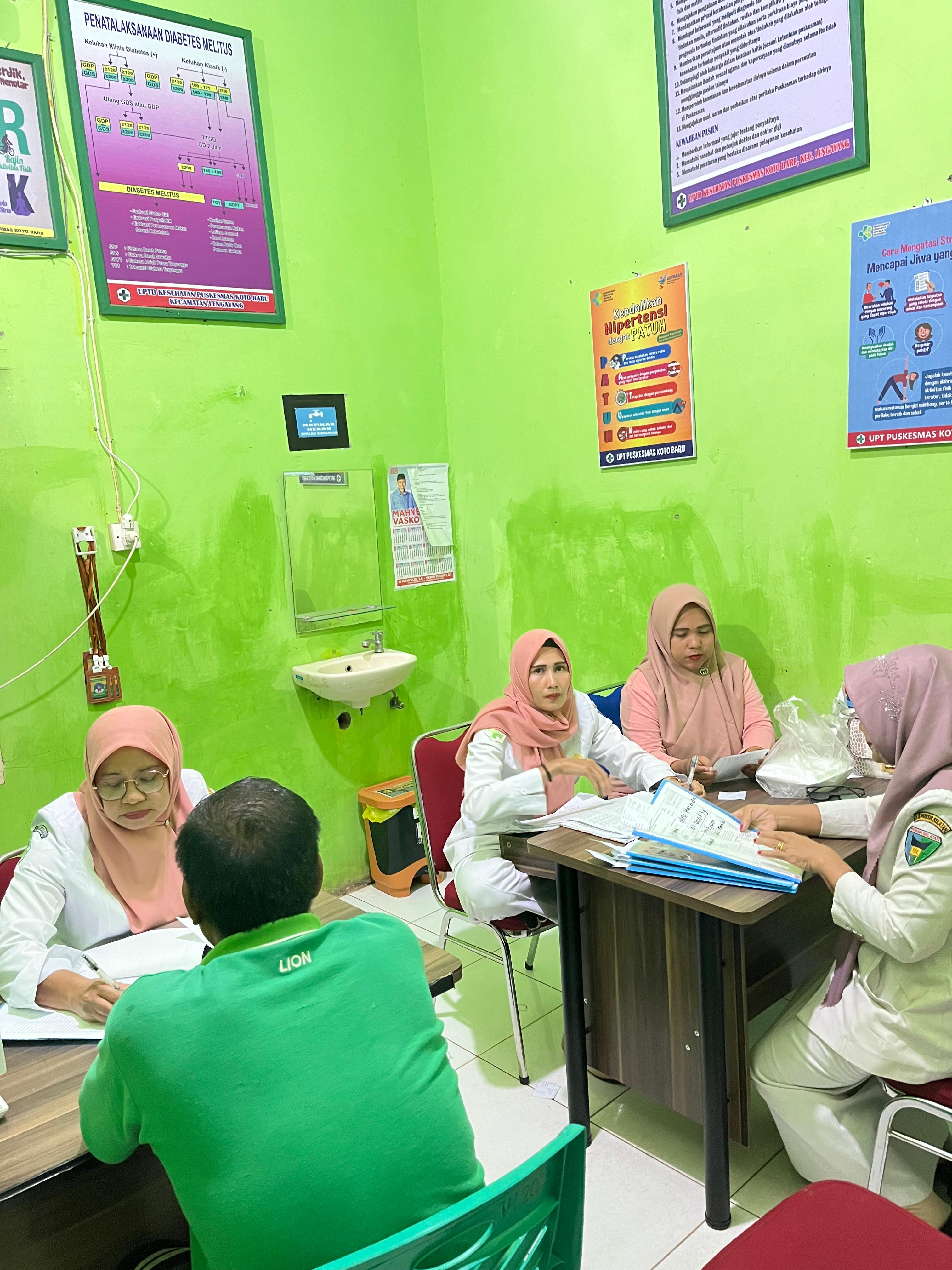 Pelaksanaan Pelayanan Kesehatan Klaster 3 Usia Dewasa UPT Puskesmas Koto Baru
