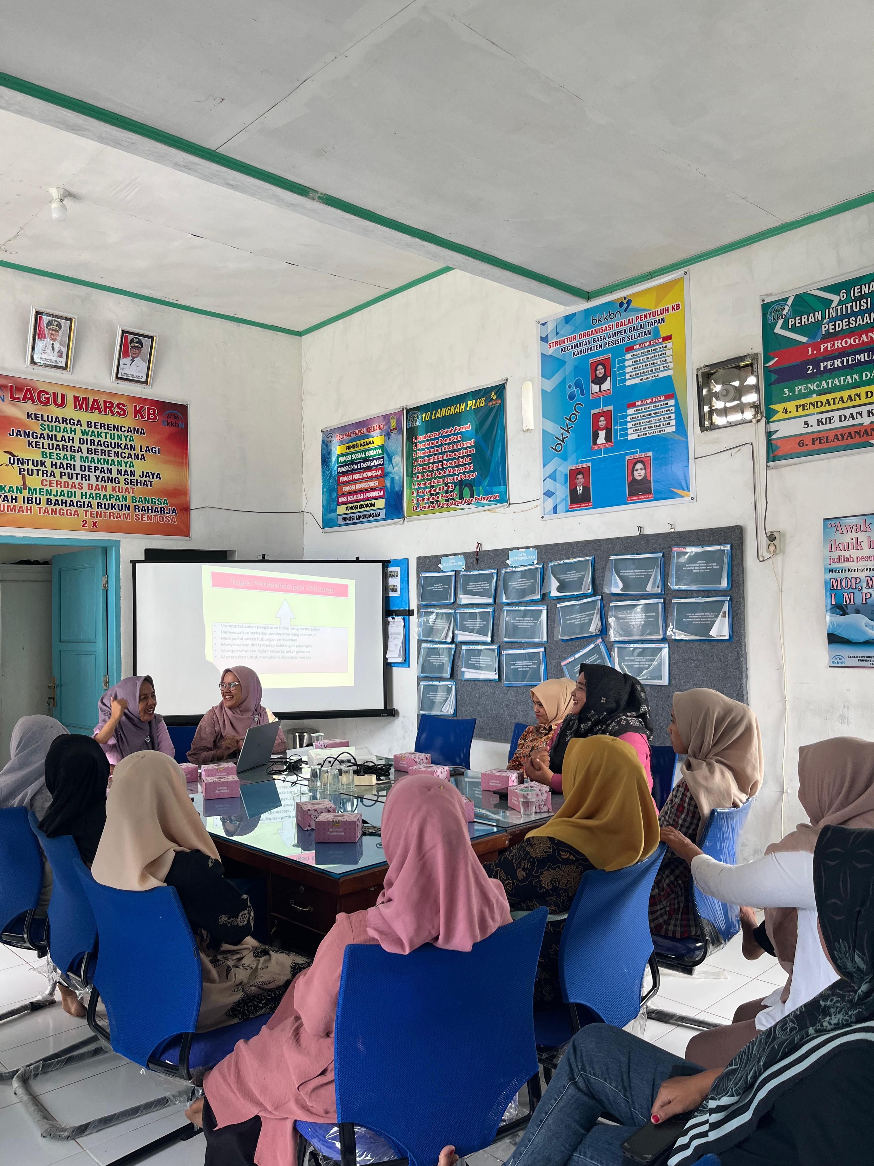 Pertemuan Bulanan Kader di Balai Penyuluhan KB Kecamatan Basaba Tapan