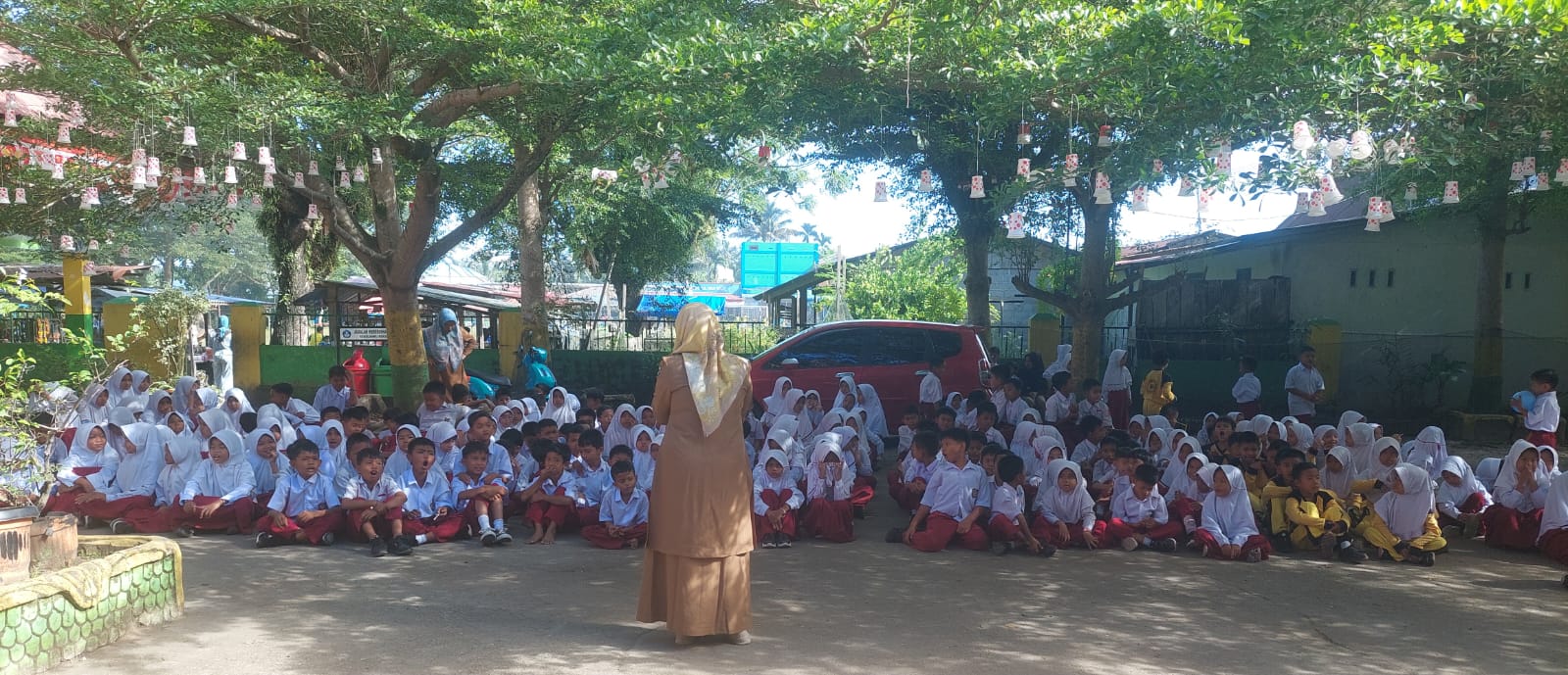 Penyuluhan Makanan Bergizi pada siswa di SDN 13 Pasar Kambang