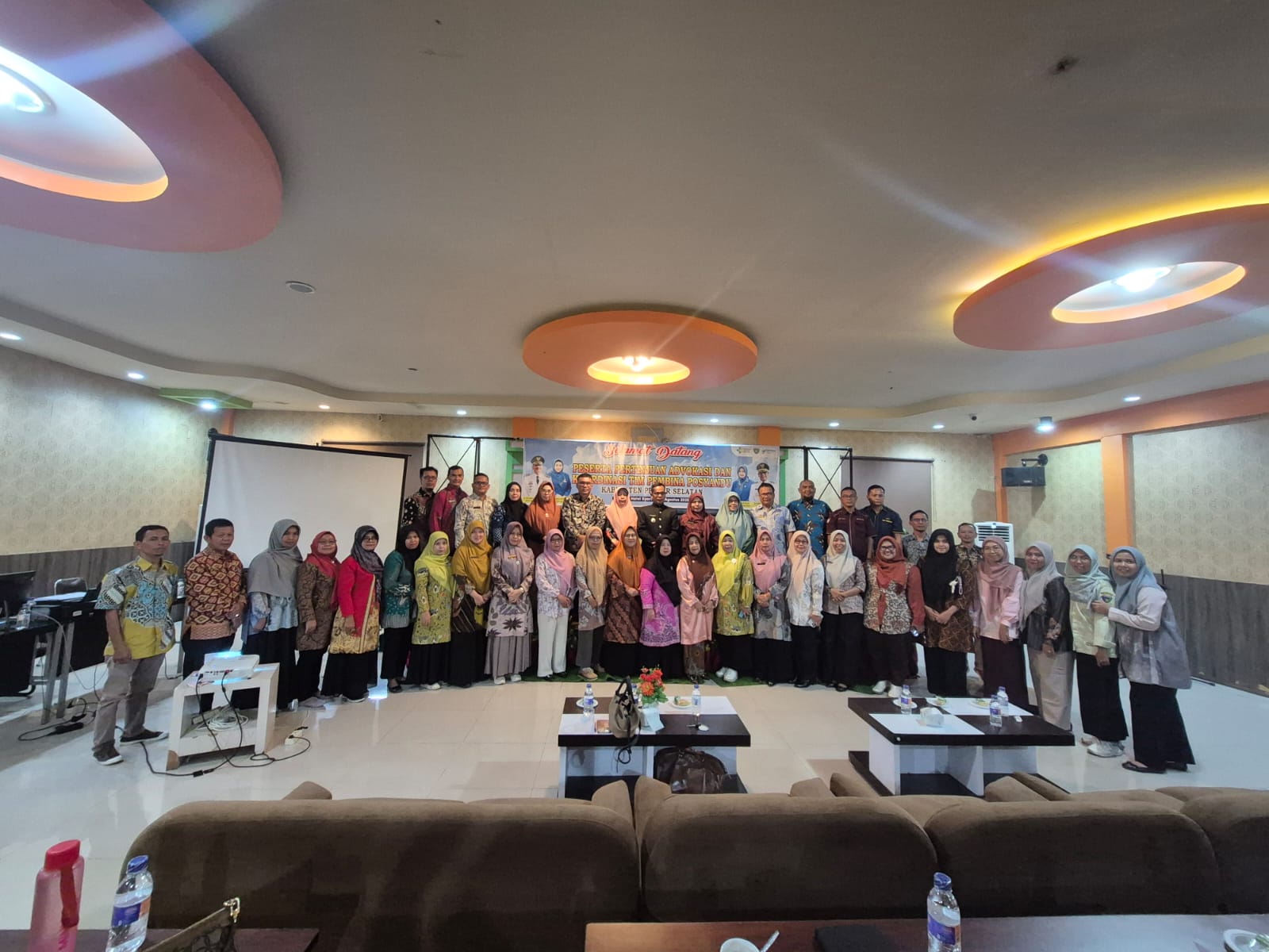 Wakil Bupati  Membuka Pertemuan Advokasi dan Koordinasi Tim Pembina Posyandu Kabupaten Pessel