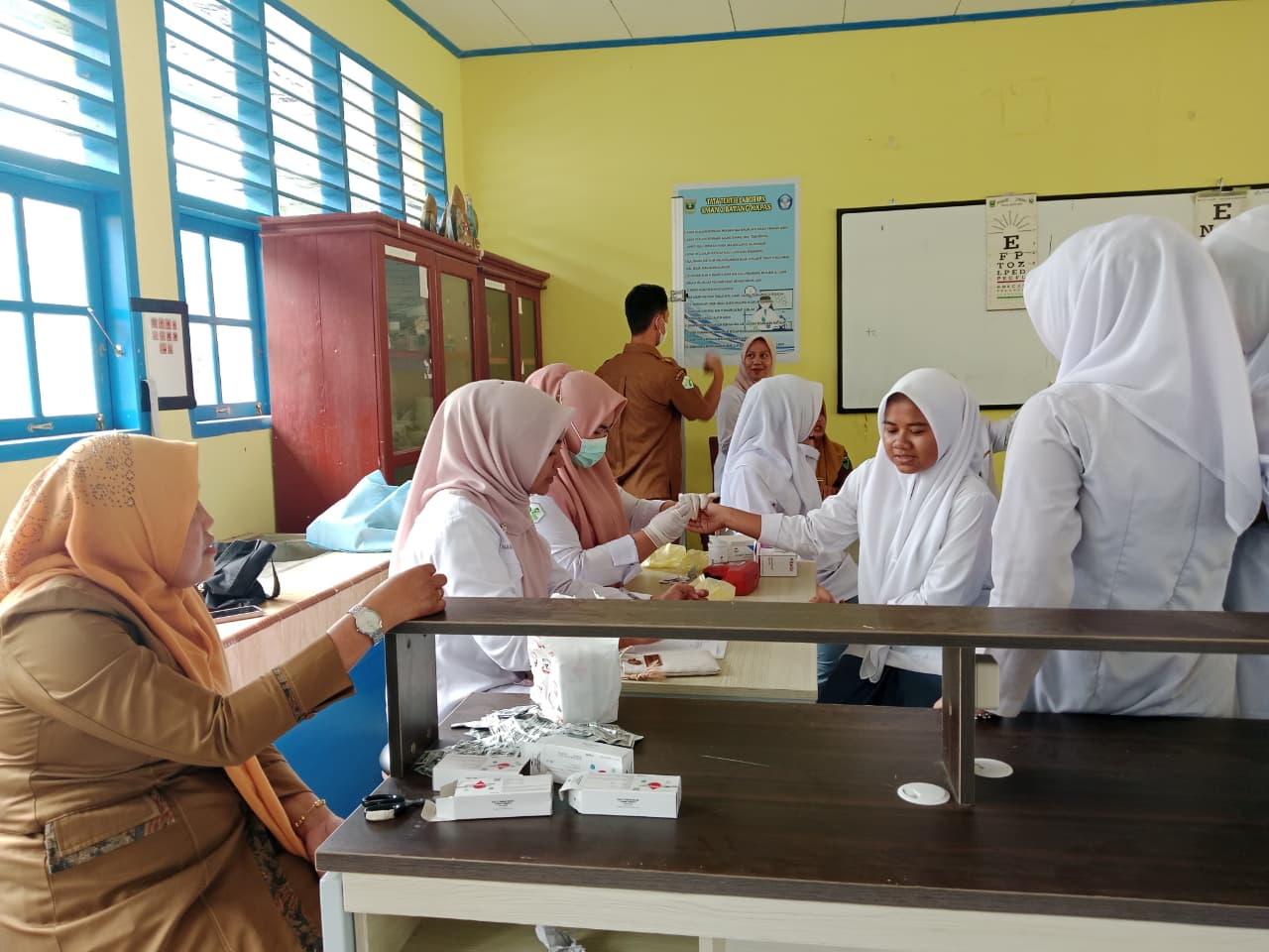 Penyuluhan dan Skrining Anemia di SMA N 2 Batang Kapas Wilayah Kerja Puskesmas IV Koto Mudik