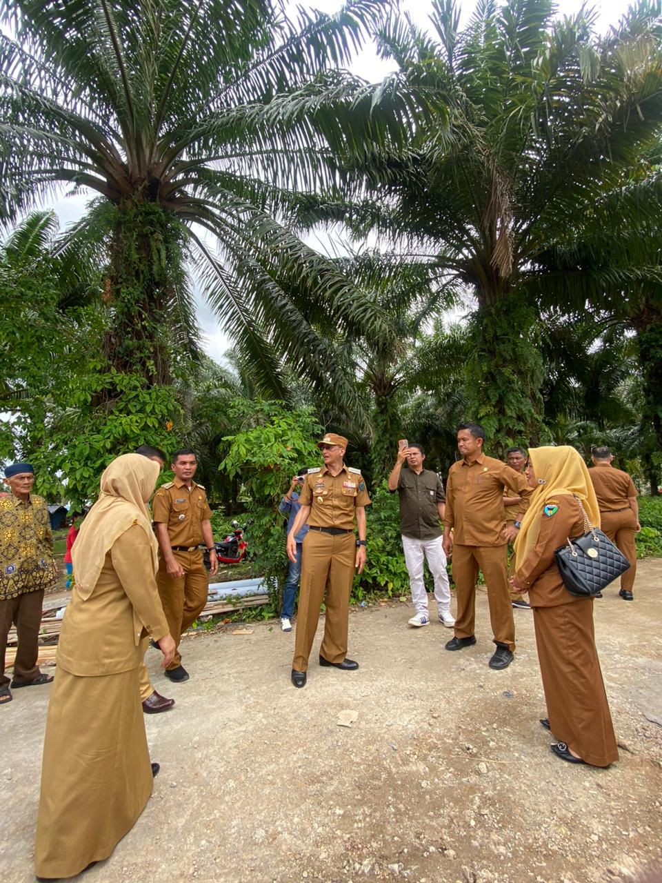 Bupati Pesisir Selatan Tinjau Lokasi Rencana Pembangunan Pustu di Nagari Pasar Tapan
