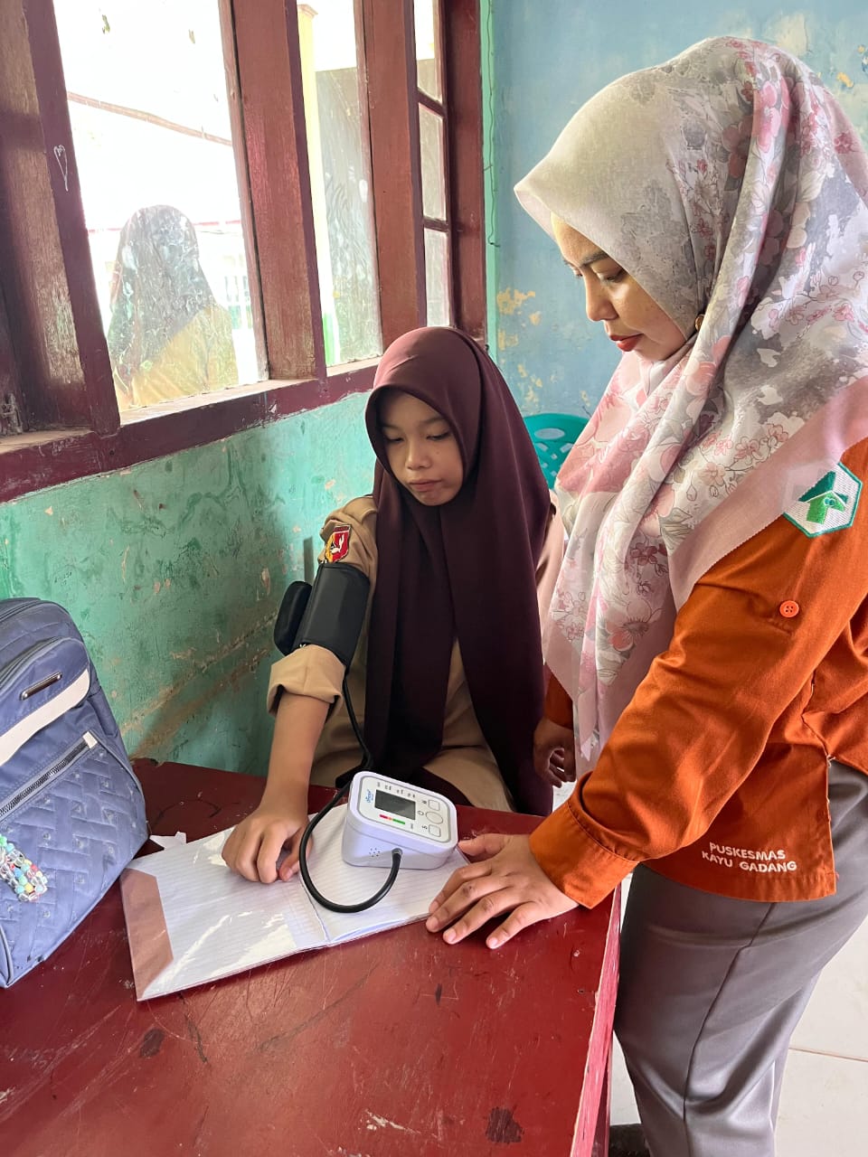 Pemeriksaan CKG pada Anak Sekolah di SMP N 3 Ampalu Wilayah Kerja Puskesmas Kayu Gadang