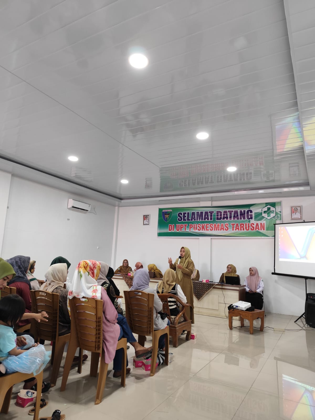 Asesmen Kader  Posyandu di Ruang Pertemuan Puskesmas Tarusan