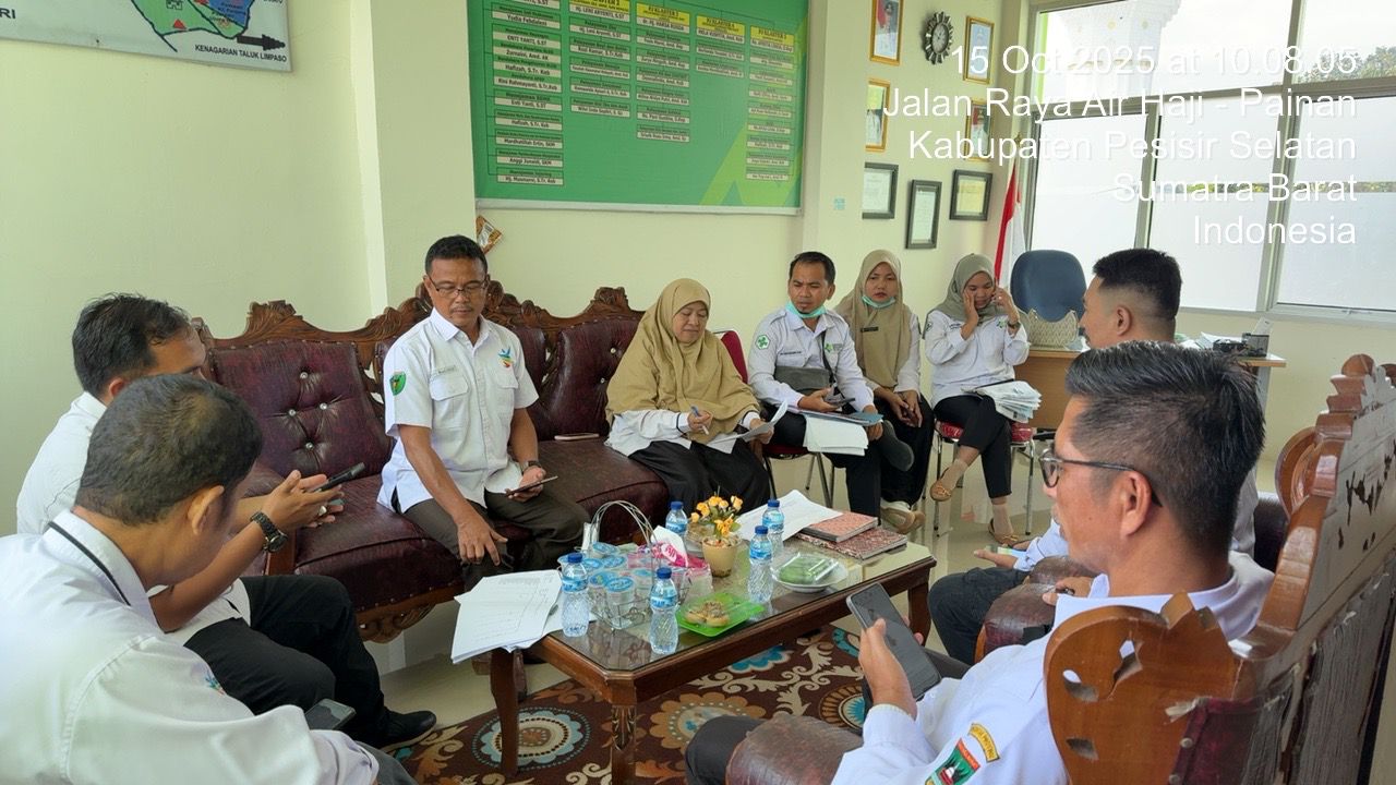  Kunjungan Sekretaris Dinas Kesehatan ke PKM Pasar Kuok Dalam Rangka Validasi Data Vaksin Rabies