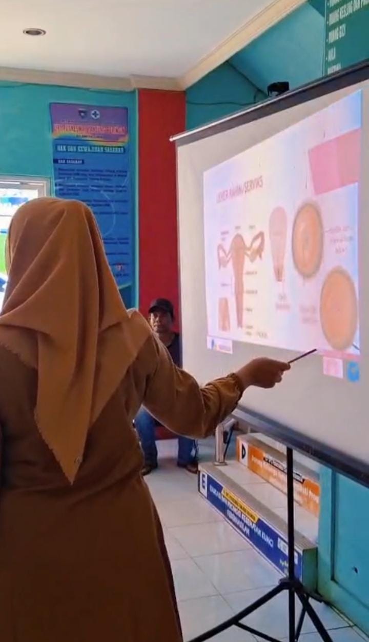 Penyuluhan Dalam Gedung Tentang Kanker Serviks di UPT Puskesmas Tanjung Beringin 