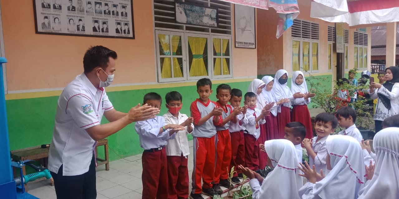 SD 14 Nagari Kapeh Panji Wilayah Kerja Puskesmas Koto Berapak lakukan Demo CPTS