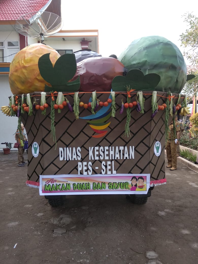 Dinkes Pessel Mengikuti Pawai Pembangunan dan Pawai Alegoris dengan tema \"Ayo Makan Buah Dan Sayur\